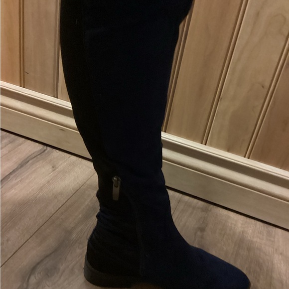 Zoee Two- Tone Blue/ Black Knee High Boot - Picture 8 of 8